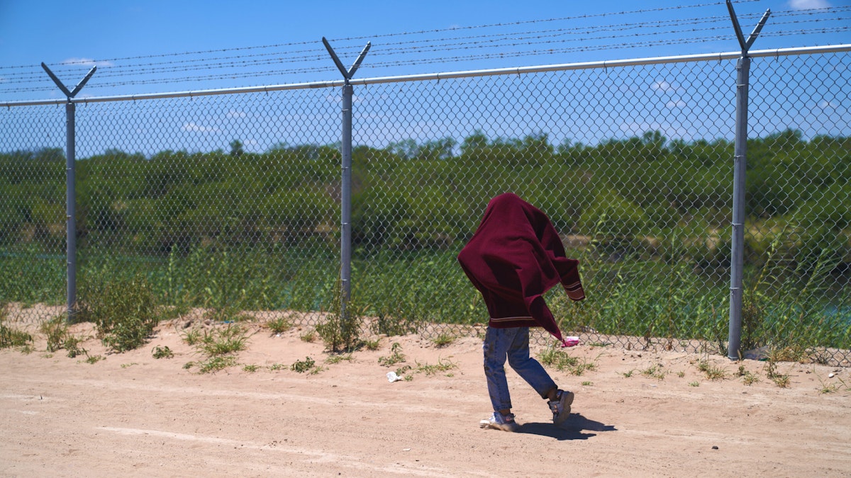 Video Shows TX Troops Lock Private Fence Stopping Illegals From Entering U.S., Biden’s Feds Open It: Report