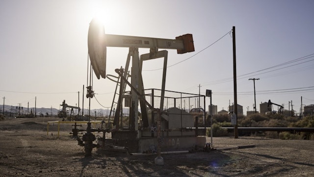 Oil Heads For Longest Run Of Monthly Gains Since Early 2018 An oil pump jack at the Midway-Sunset Oil Field near Derby Acres, California, U.S., on Friday, April 29, 2022. Oil is poised to eke out a fifth monthly advance after another tumultuous period of trading that saw prices whipsawed by the fallout of Russia's war in Ukraine and the resurgence of Covid-19 in China. Photographer: Ian Tuttle/Bloomberg via Getty Images Bloomberg / Contributor
