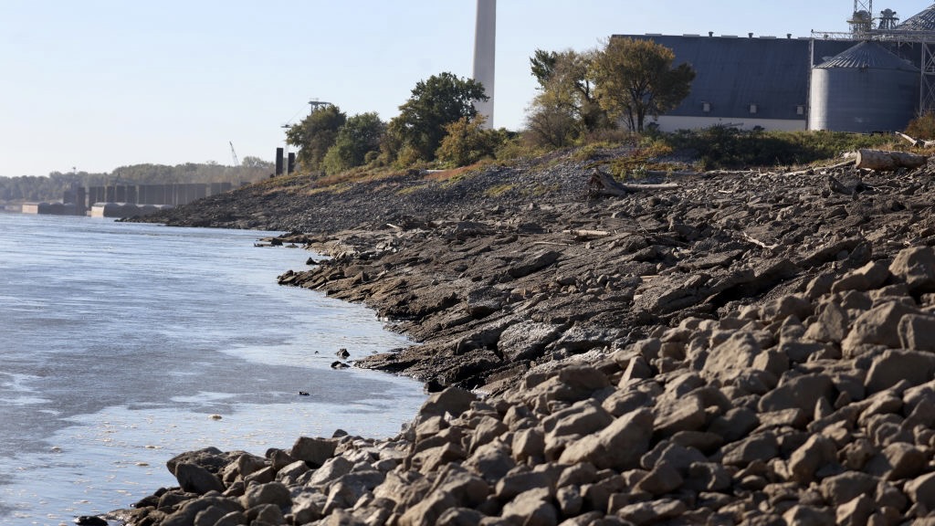 Mississippi River Drought Reveals Sunken Ship