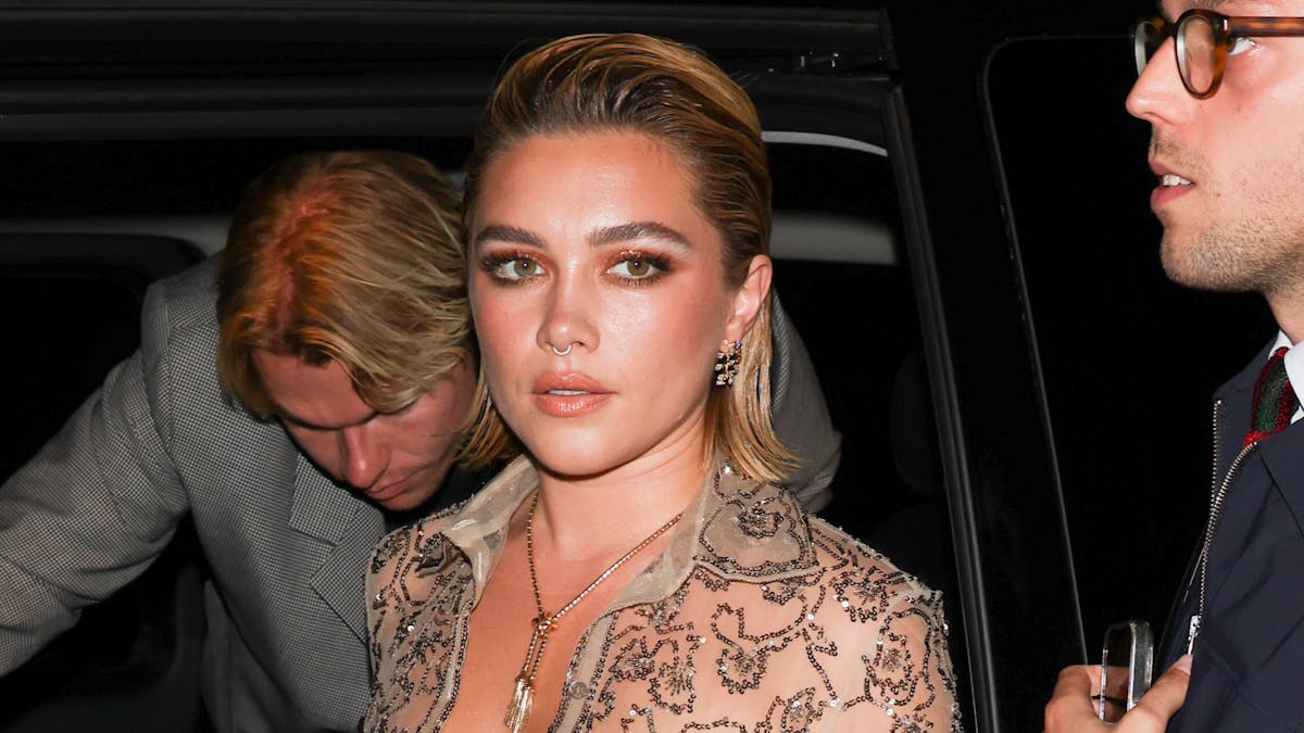 NextImg:Florence Pugh Hit In Face While On Stage Following String Of Similar Incidents 