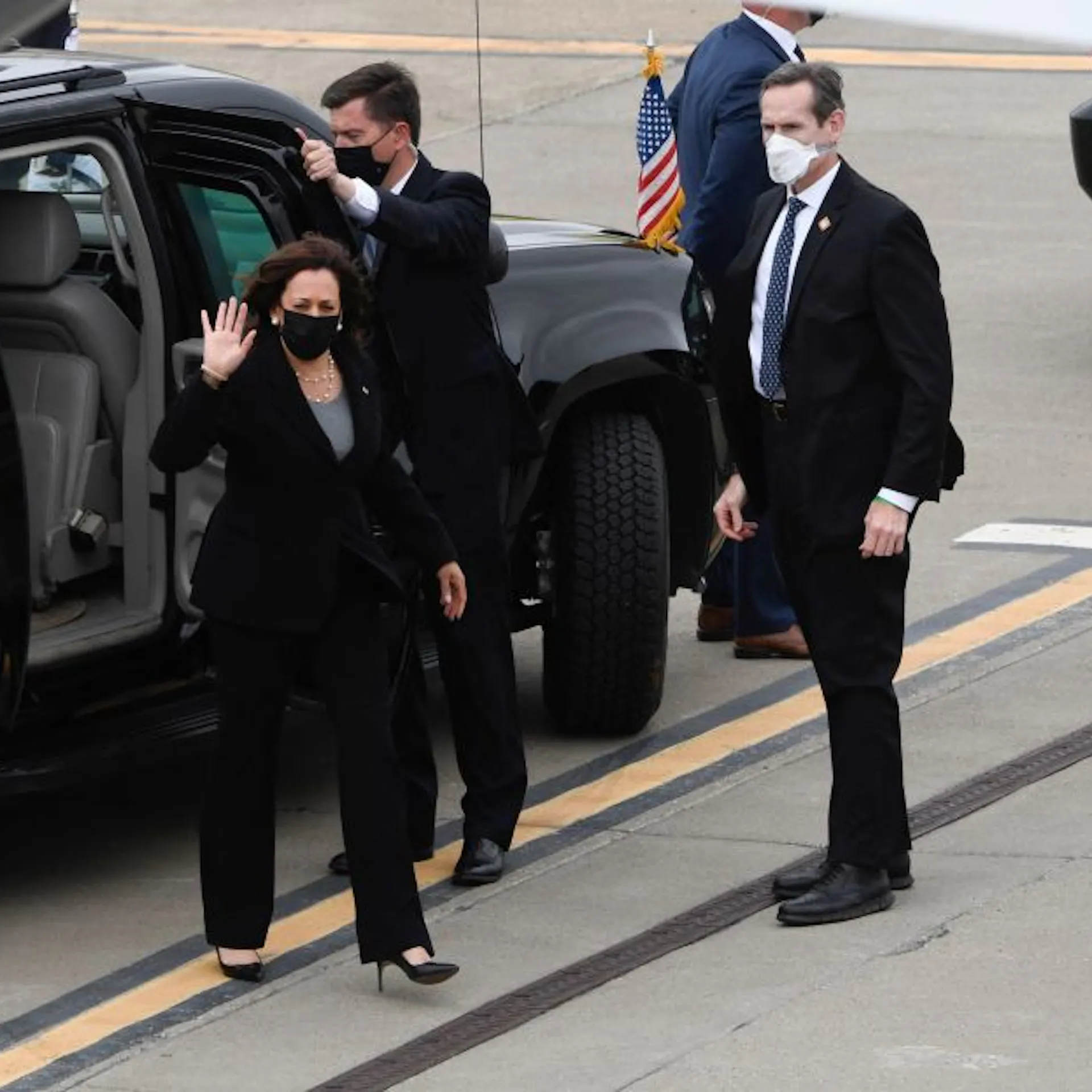 WashPost: VP Harris In ‘Car Accident.’ Reality: Driver Hit A Curb.
