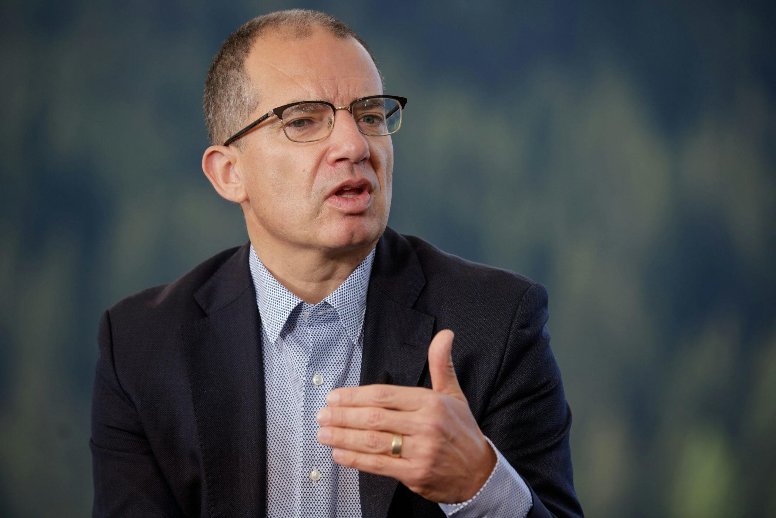 Moderna CEO Splits With CDC On COVID Booster Shots For Healthy Folks