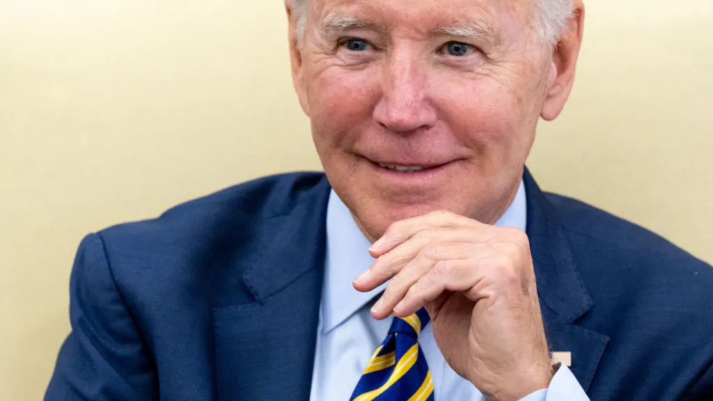 ‘No Serious Guys ‘Til You’re 30’: Biden Goes Viral Talking To Young Girl, Grabbing Her Shoulders At College Event