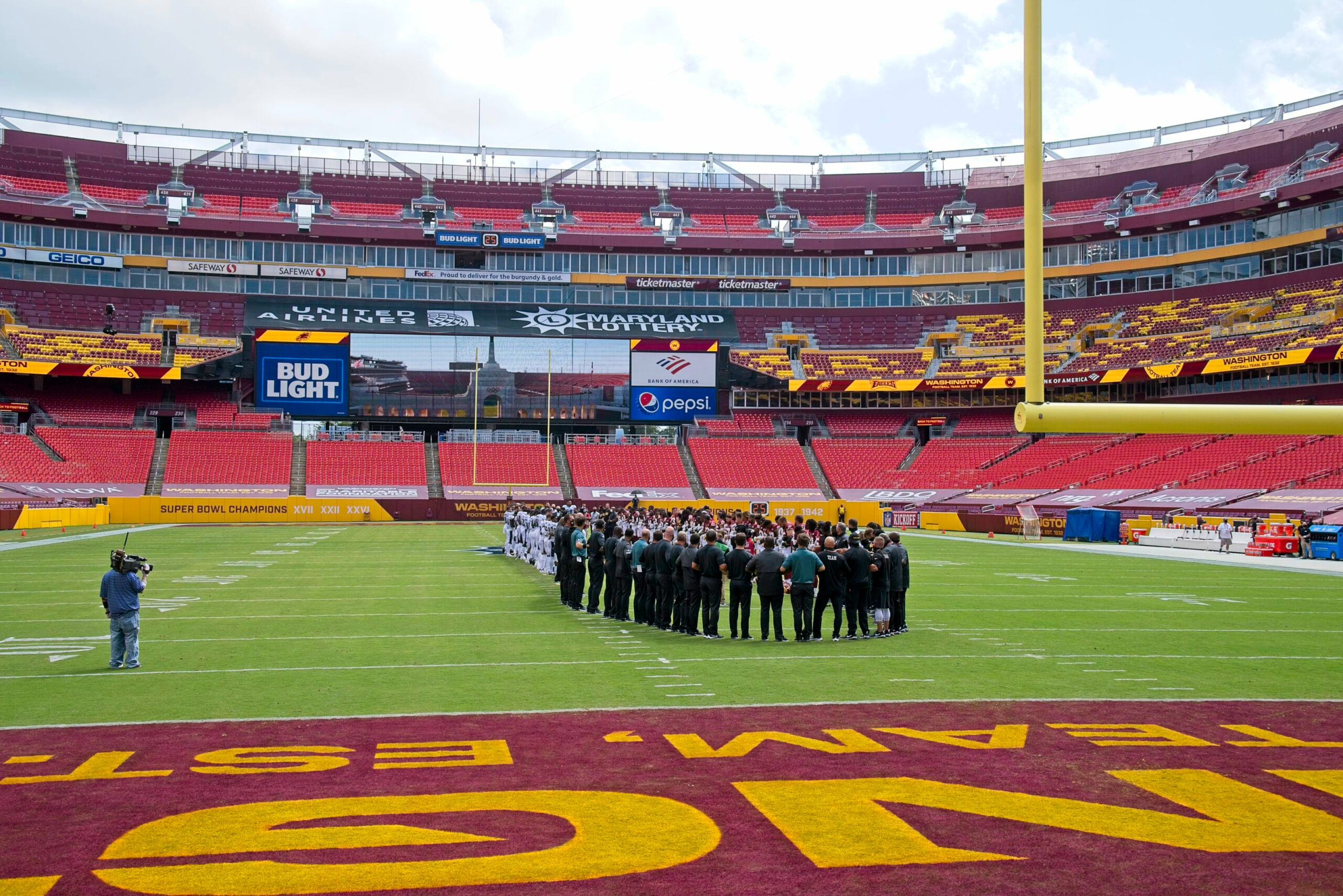 Washington Commanders Agree To Un-Cancel Redskins Logo