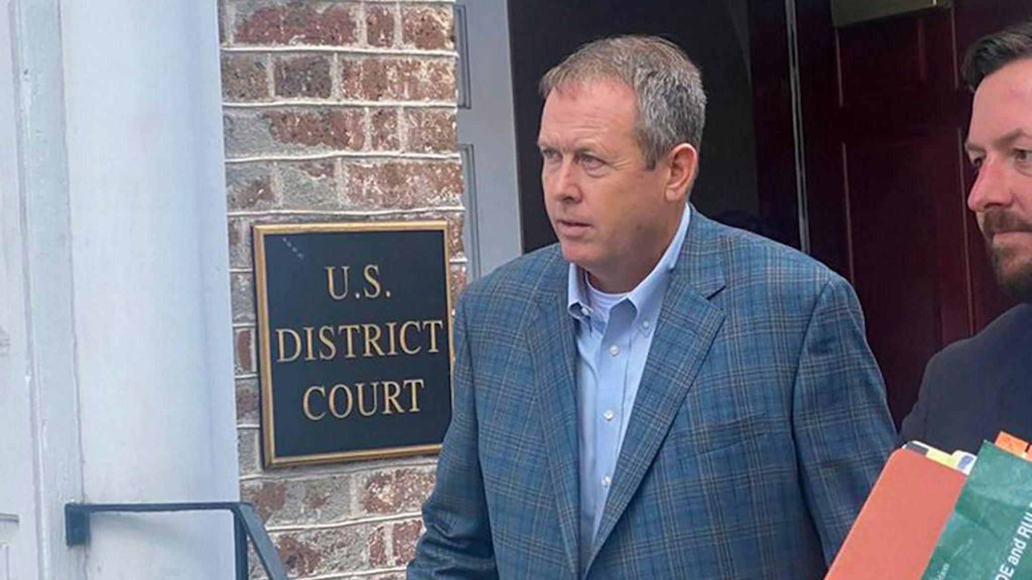 Banker Who Helped Disbarred Attorney Alex Murdaugh Steal Client Banker Who Helped Disbarred Attorney Alex Murdaugh Steal Client