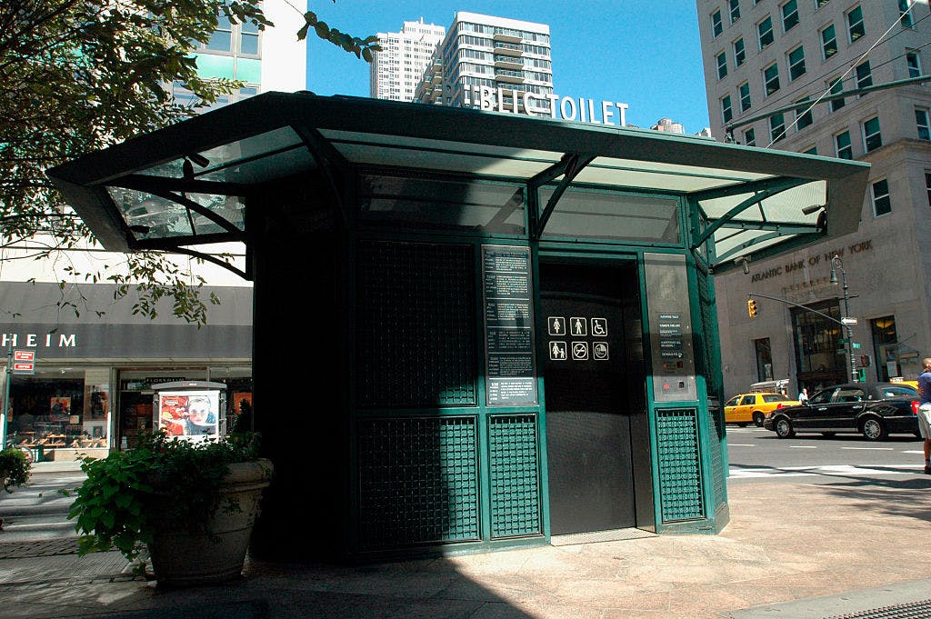 New Yorkers May Get Stuck With 2.4 Million Pounds Of Their Own Poop If Railway Strike Goes Through