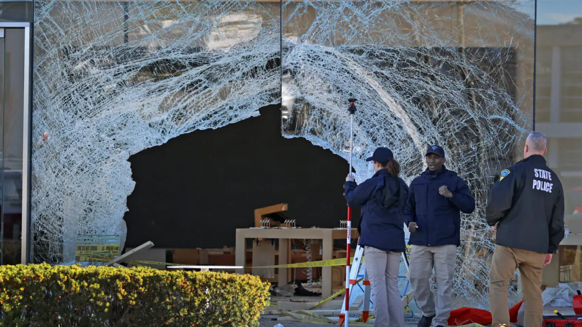 Man Suspected Of Driving SUV Into Apple Store Arrested, Charged With Reckless Homicide