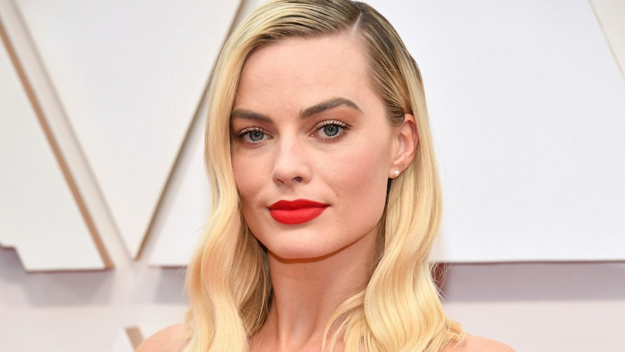 Margot Robbie attends the 92nd Annual Academy Awards at Hollywood and Highland on February 09, 2020 in Hollywood, California.