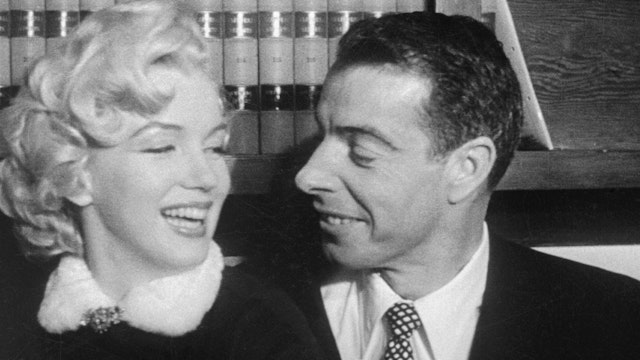 Grace must be natural and Marilyn Monroe and Joe DiMaggio, demonstrate that without rehearsal . This sequence of pictures were taken in the judge's chambers where they were married. You might call it the evolution of a wedding kiss. They smile happily, January 14, 1954.