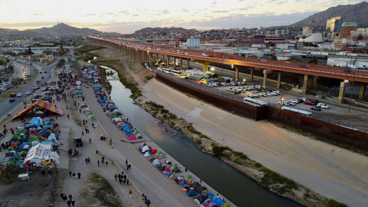 Federal Judge Blocks Use Of Title 42 To Expel Migrants At Border