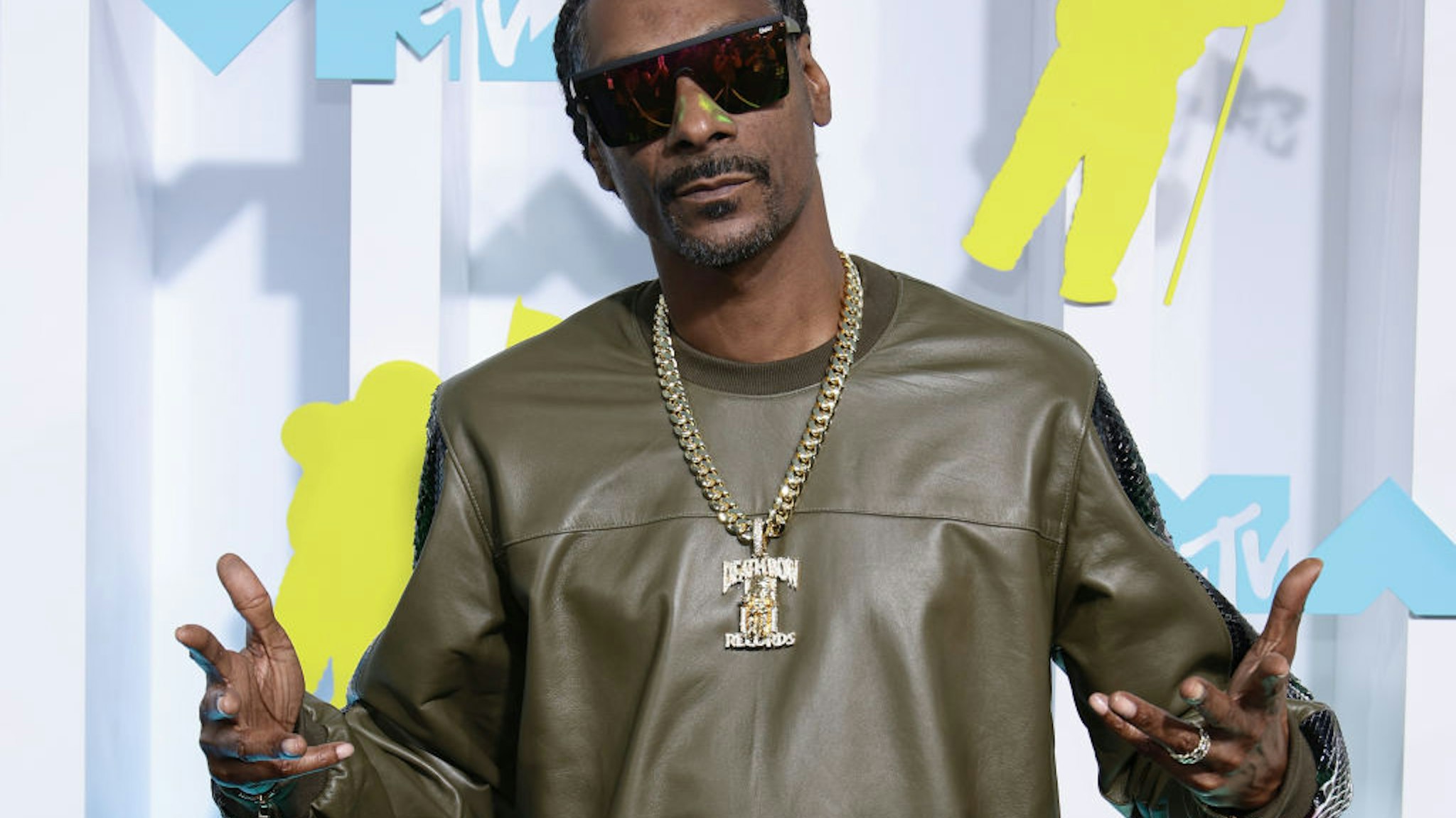 NEWARK, NEW JERSEY - AUGUST 28:Snoop Dogg attends the 2022 MTV VMAs at Prudential Center on August 28, 2022 in Newark, New Jersey. attends the 2022 MTV VMAs at Prudential Center on August 28, 2022 in Newark, New Jersey. (Photo by Dimitrios Kambouris/Getty Images for MTV/Paramount Global)