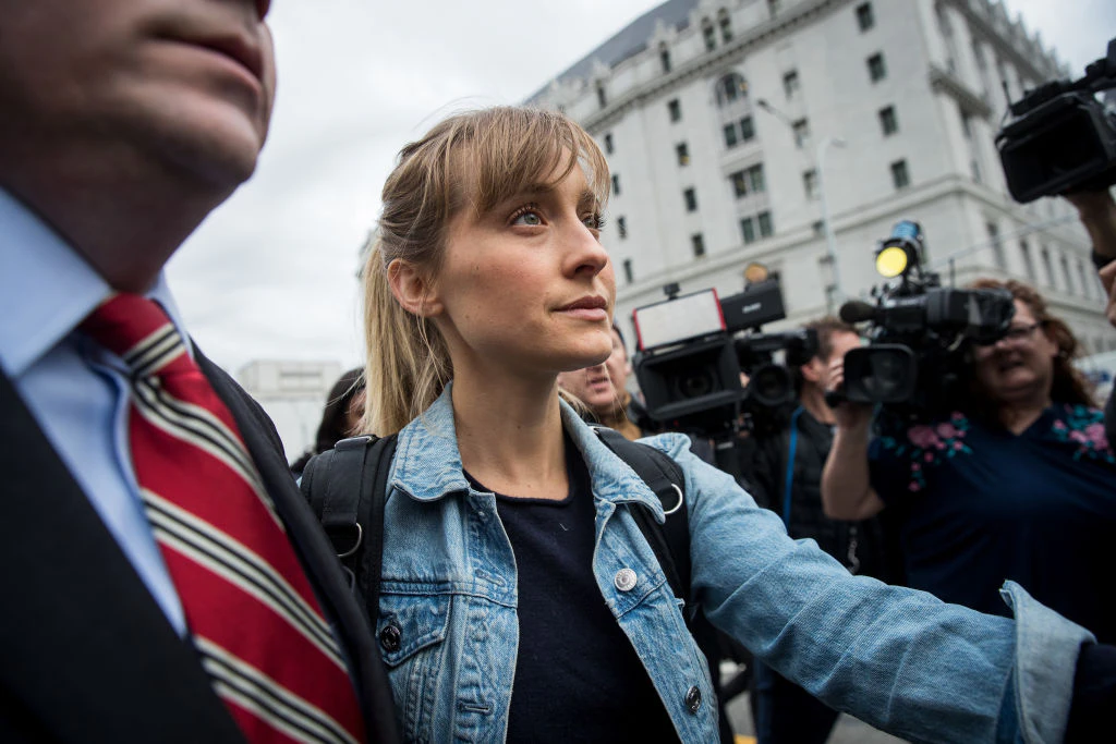 NEW YORK, NY - APRIL 24: Actress Allison Mack leaves U.S. District Court for the Eastern District of New York after a bail hearing, April 24, 2018 in the Brooklyn borough of New York City. Mack was charged last Friday with sex trafficking for her involvement with a self-help organization for women that forced members into sexual acts with their leader. The group, called Nxivm, was led by founder Keith Raniere, who was arrested in March on sex-trafficking charges. She was released on bail at $5 million. (Photo by Drew Angerer/Getty Images)