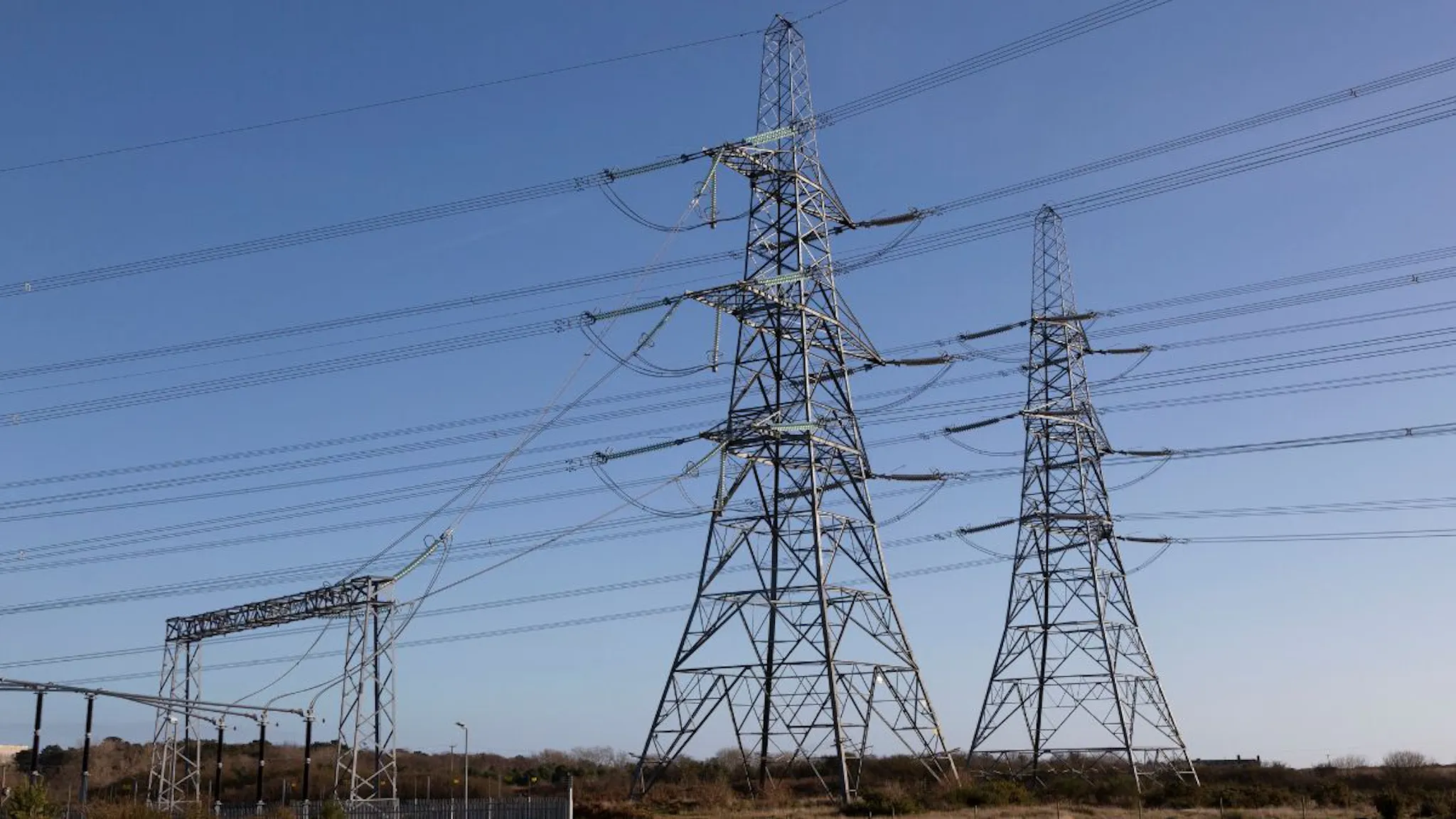 power lines Inner Gabbard Offshore wind farm electricity substation connection to National Grid power lines, Sizewell, Suffolk, England, UK.