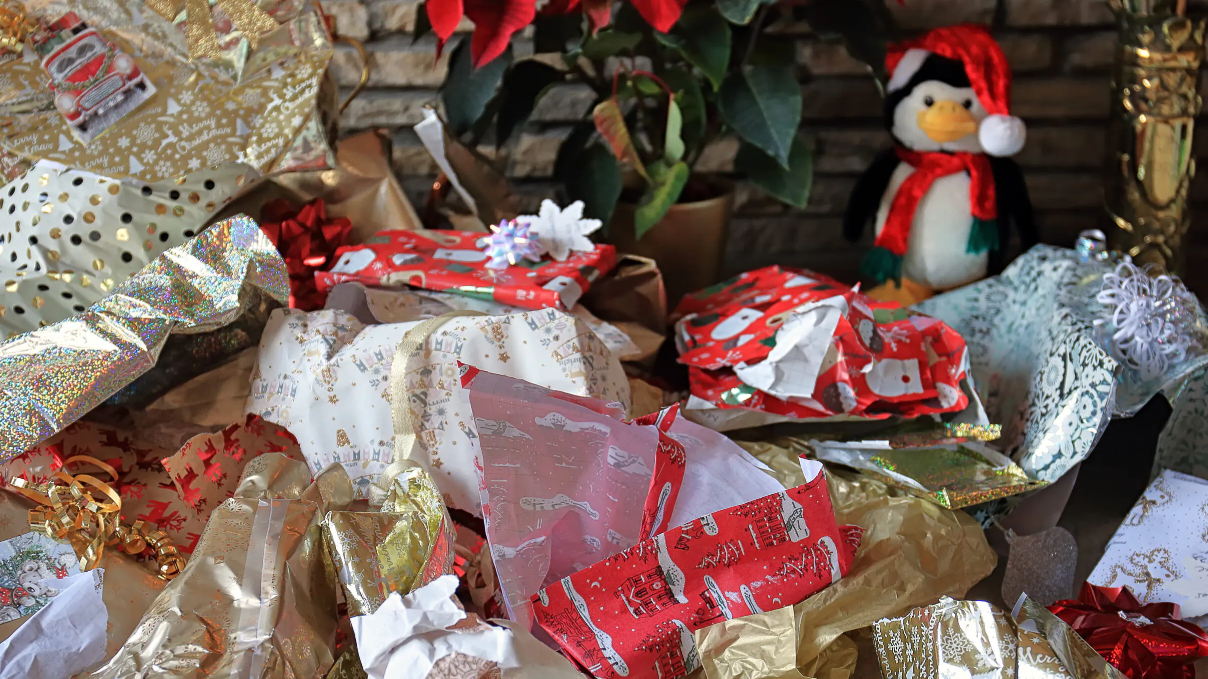 Mom Blames Tablets, ‘Impulse Control’ When 5-Year-Old Daughter Opened All The Christmas Gifts Before Parents Woke Up In Viral TikTok