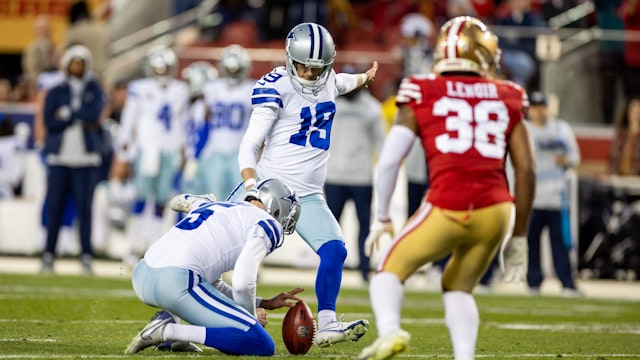 Dallas Cowboys place kicker Brett Maher (19) makes a field goal during the NFL NFC Divisional Playoff game between the Dallas Cowboys and San Francisco 49ers at Levis Stadium in Santa Clara, CA.