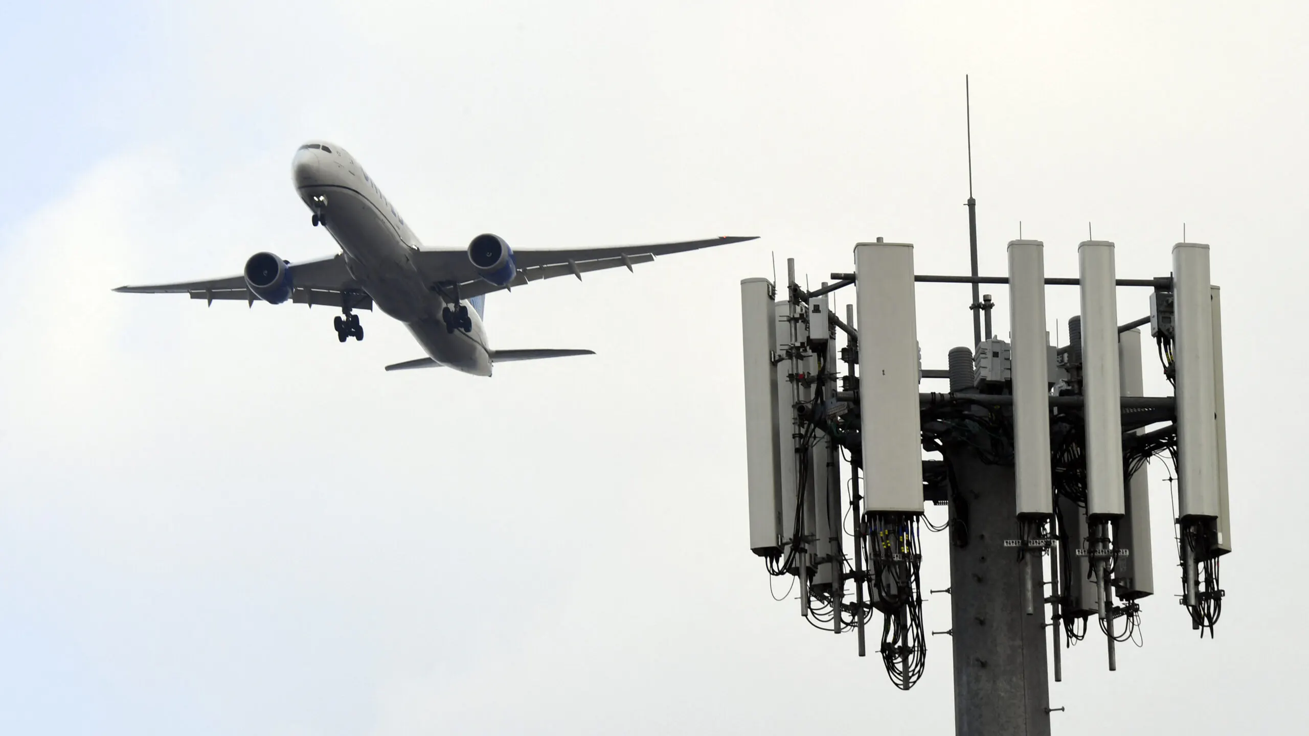 FAA Proposes 5G-Safe For All U.S. Aircraft Carriers By 2024