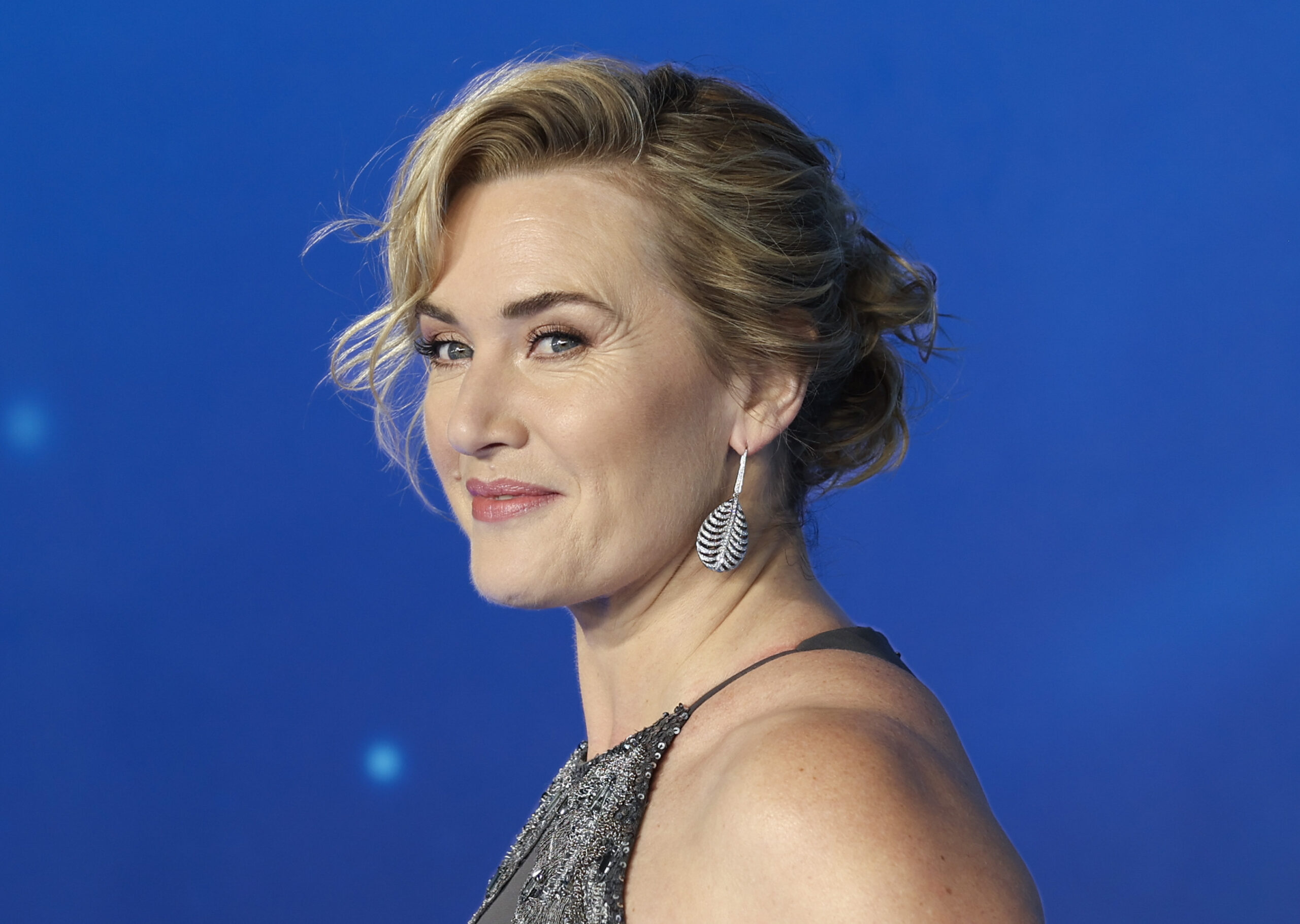 Video Of Kate Winslet Encouraging Young Journalist Doing Her First ...