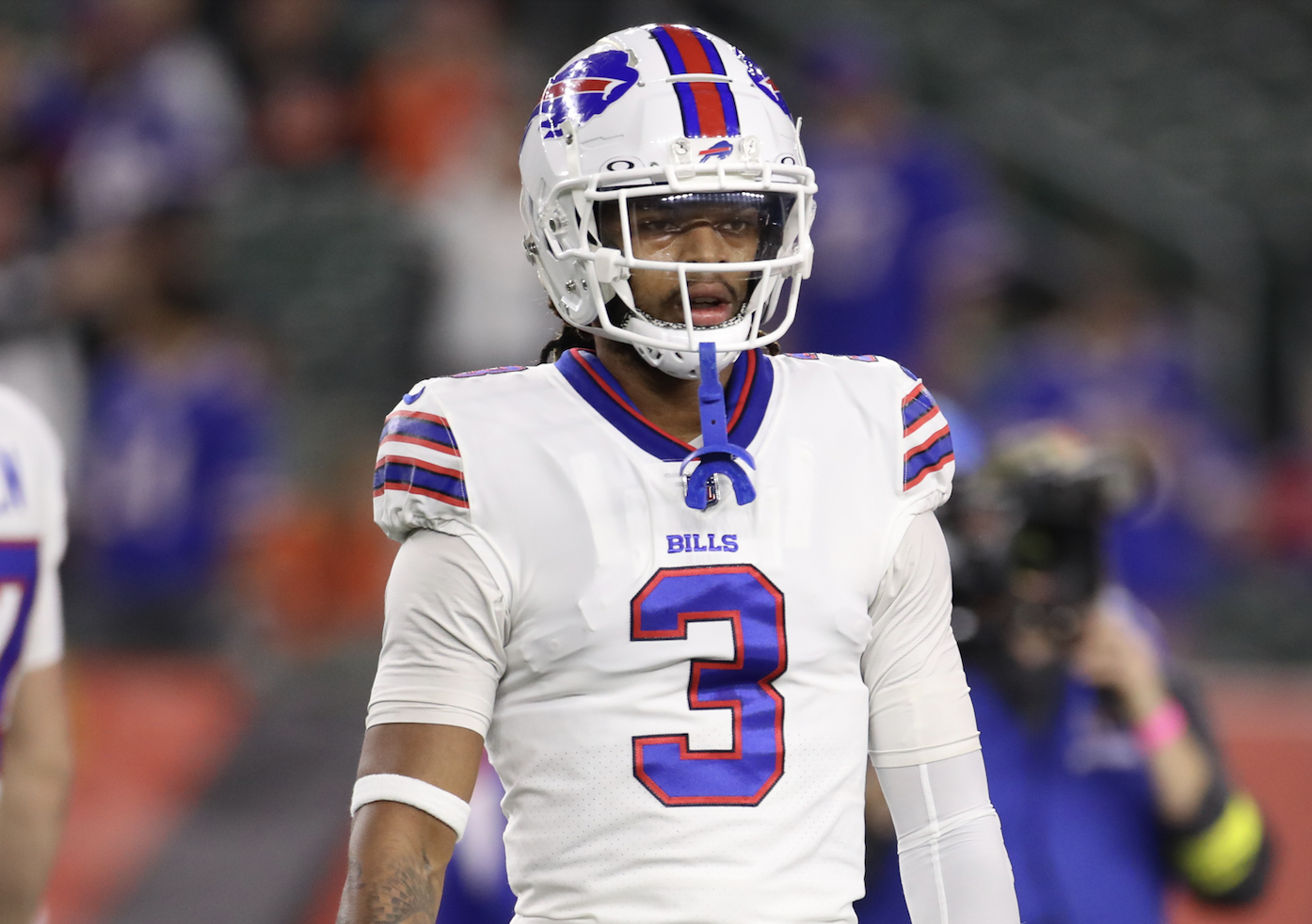 Staying Alive – Lessons From the Field Following Buffalo Bills #3 Damar  Hamlin's Cardiac Crisis - UBMD Orthopaedics & Sports Medicine Doctors –  Buffalo, Niagara Falls, New York