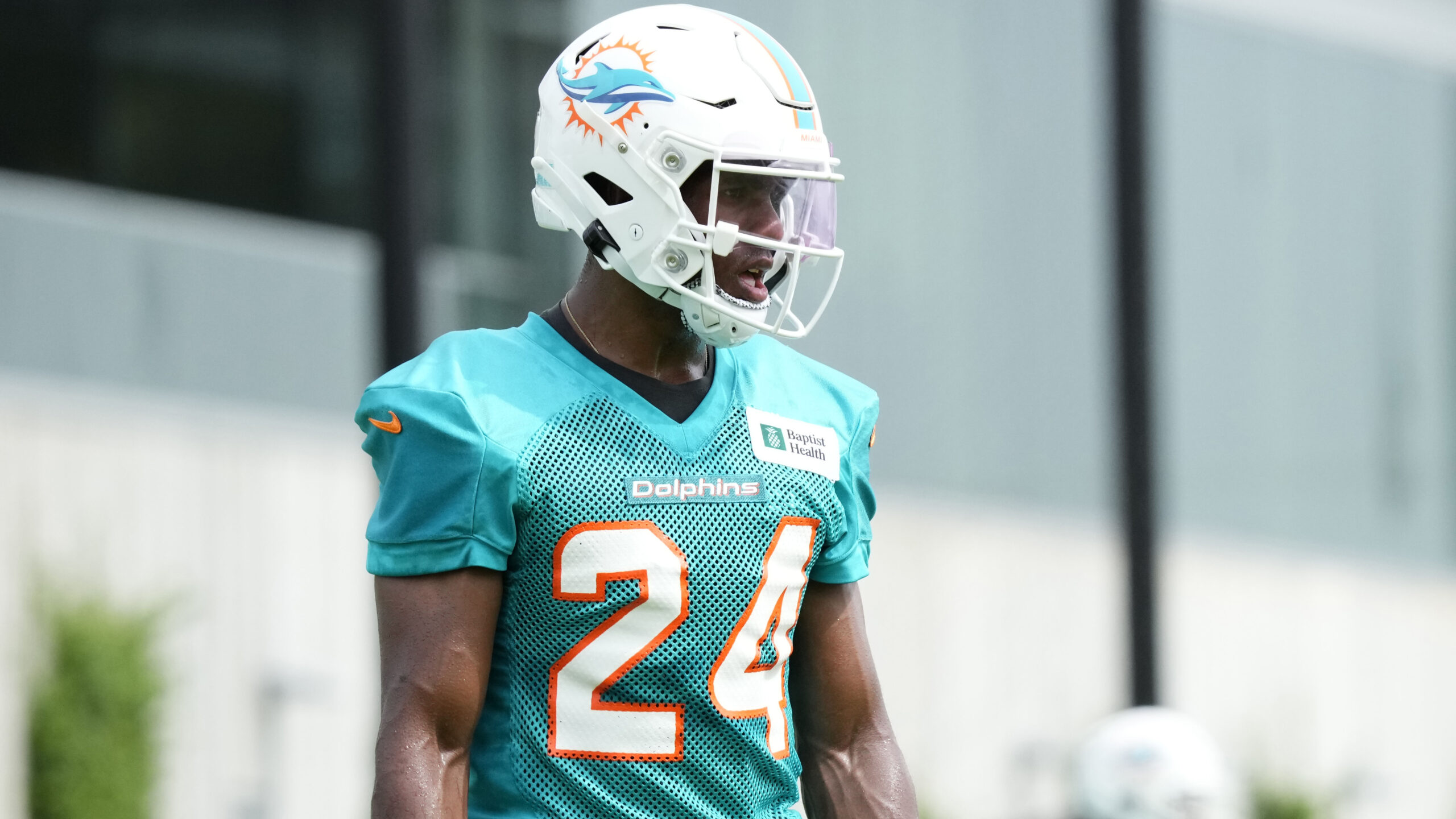 Miami Dolphins Cornerback Bryon Jones Warns NFL Players Against Medical  Treatment: 'I Can't Run Or Jump'