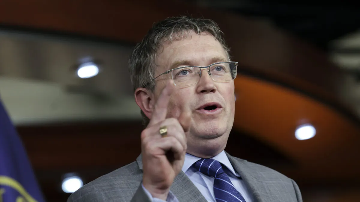 House Votes To Kill Travel Vax Mandate For Foreign Travelers