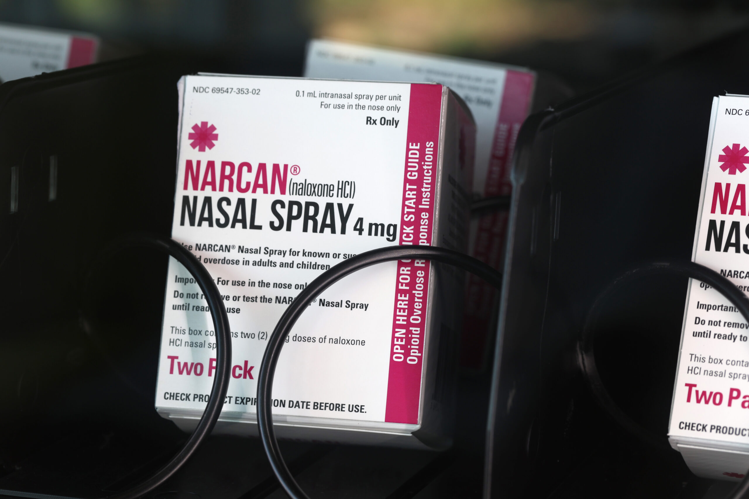 Los Angeles Students To Be Allowed To Carry Narcan In Schools Amid Deadly Fentanyl Crisis