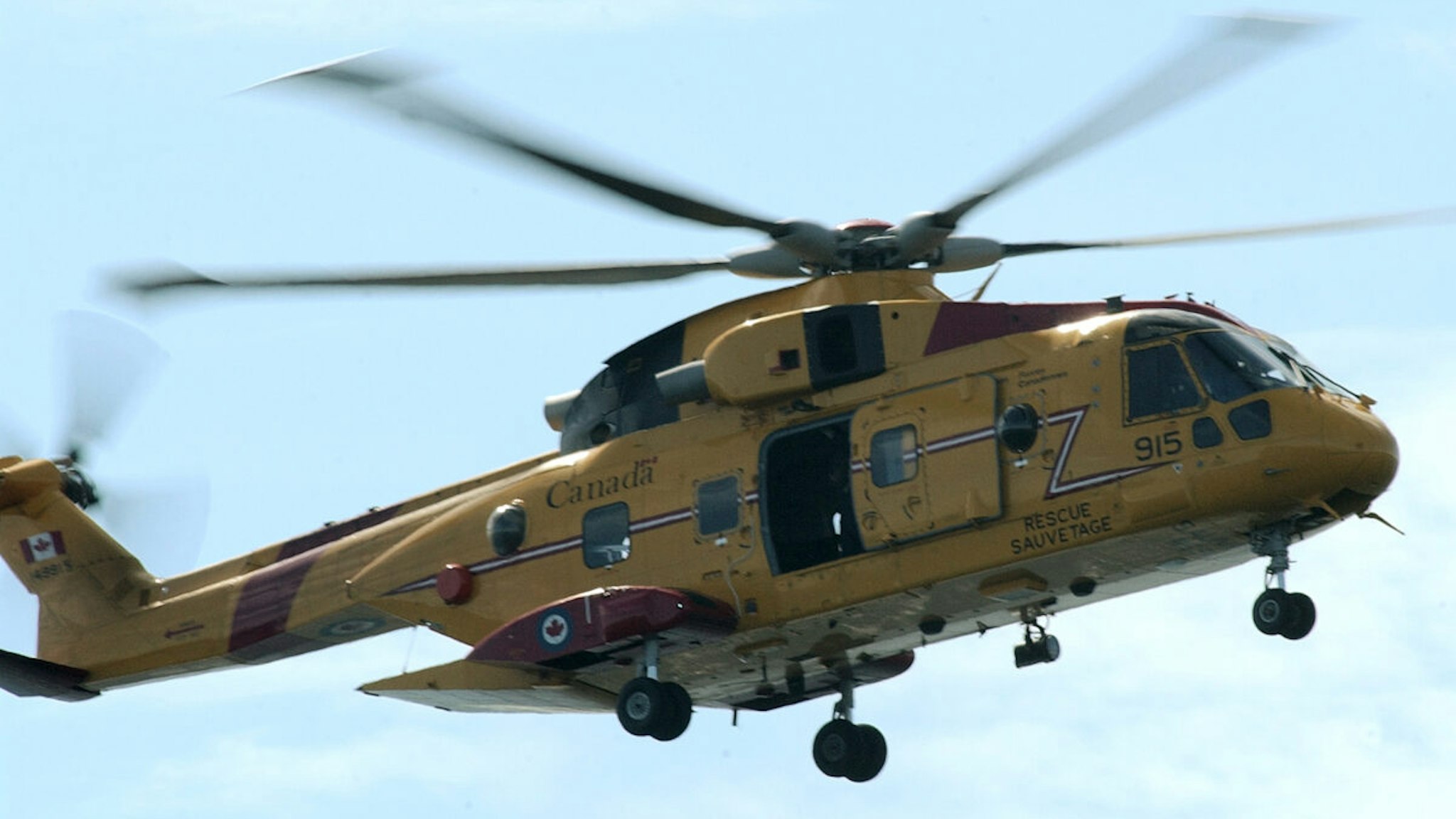 The annual Canadian International Airshow along the waterfront had its first full show today. On display was another new aircraft to the Canadian Forces, the CH-149 Cormorant.