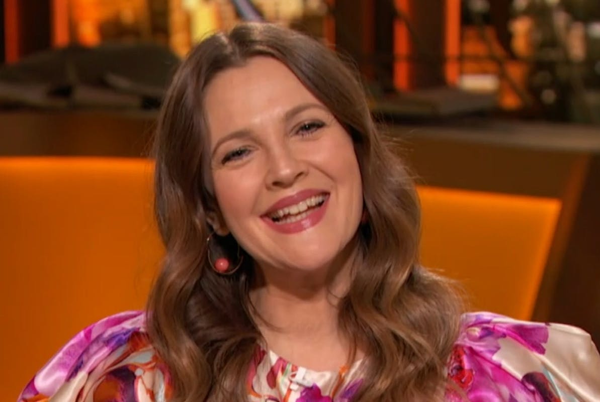 NextImg:‘Pure Cringe’: Drew Barrymore Kneels Before Trans Activist Dylan Mulvaney During Talk Show Appearance | The Daily Wire