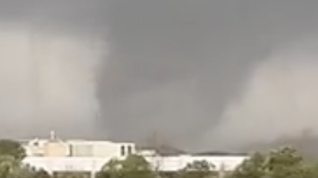Tornado over Little Rock, AR, courtesy of Jesse Forrester