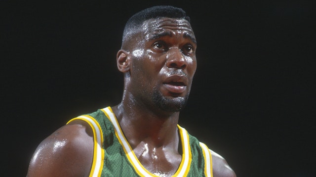 LANDOVER, MD - CIRCA 1995: Shawn Kemp #40 of the Seattle Supersonics looks on against the Washington Bullets during an NBA basketball game circa 1995 at US Airways Arena in Landover, Maryland. Kemp played for the Supersonics from 1989-97.