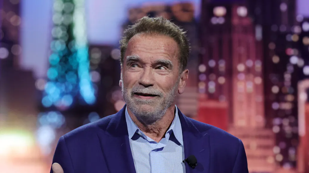 Arnold Schwarzenegger Fills Giant Pothole In L.A. Neighborhood After Waiting ‘Weeks’ For Help: ‘This Is Crazy’