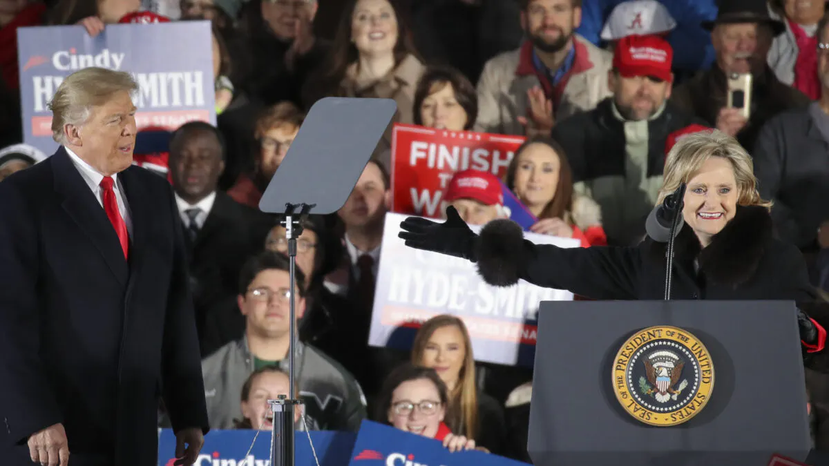 Trump 2024 Bid Notches Sixth U.S. Senator Endorsement