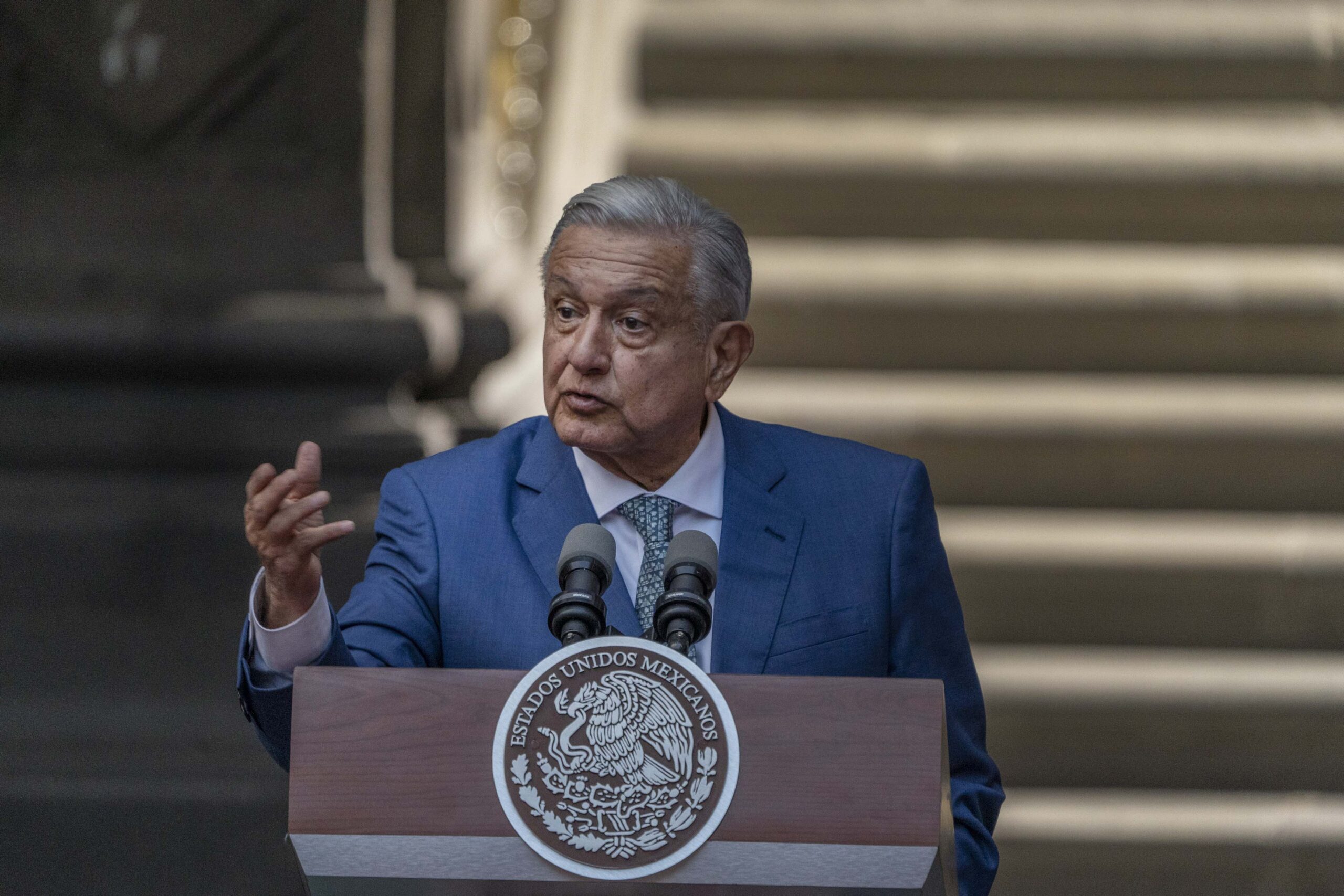 President of Mexico accuses the Pentagon of spying and providing tips to the DEA