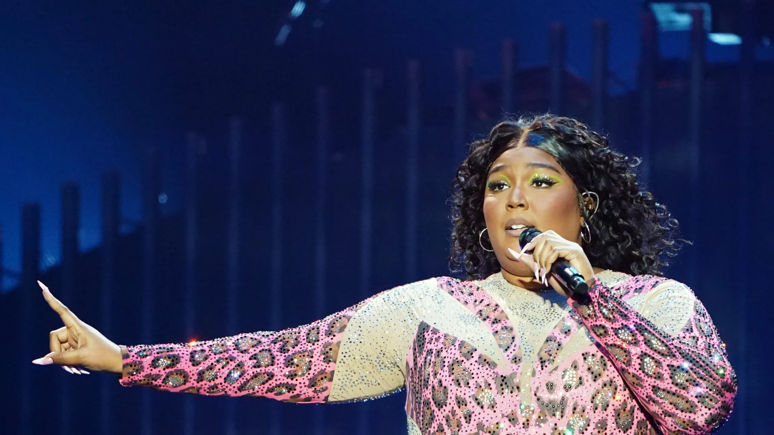 Lizzo Showcases Several Drag Queens During All-Ages Tennessee Concert, Protesting New State Law Restricting ‘Adult Cabaret’ Performances In Front Of Children