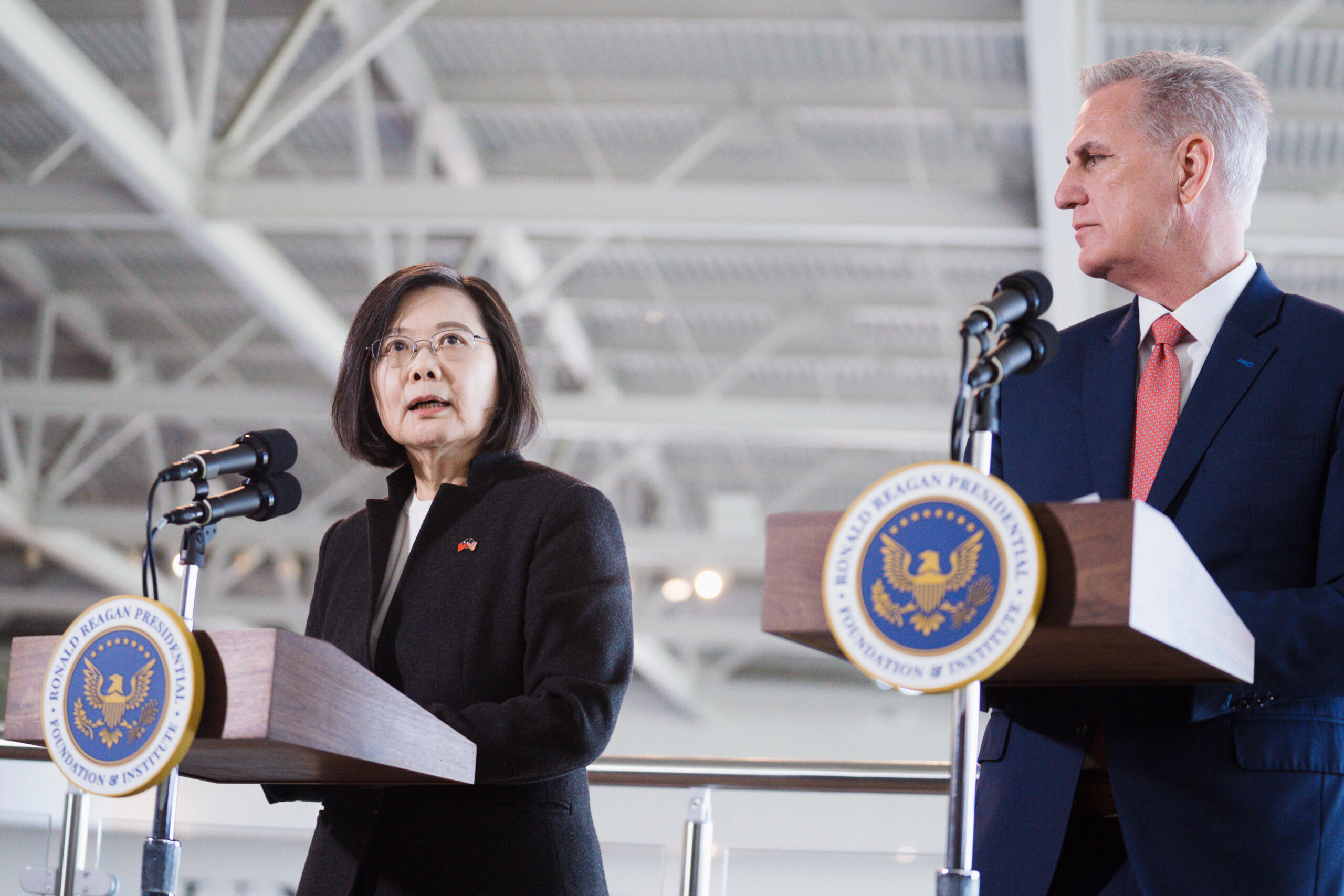 Speaker McCarthy Meets With Taiwan President Tsai, Defying Threats From China