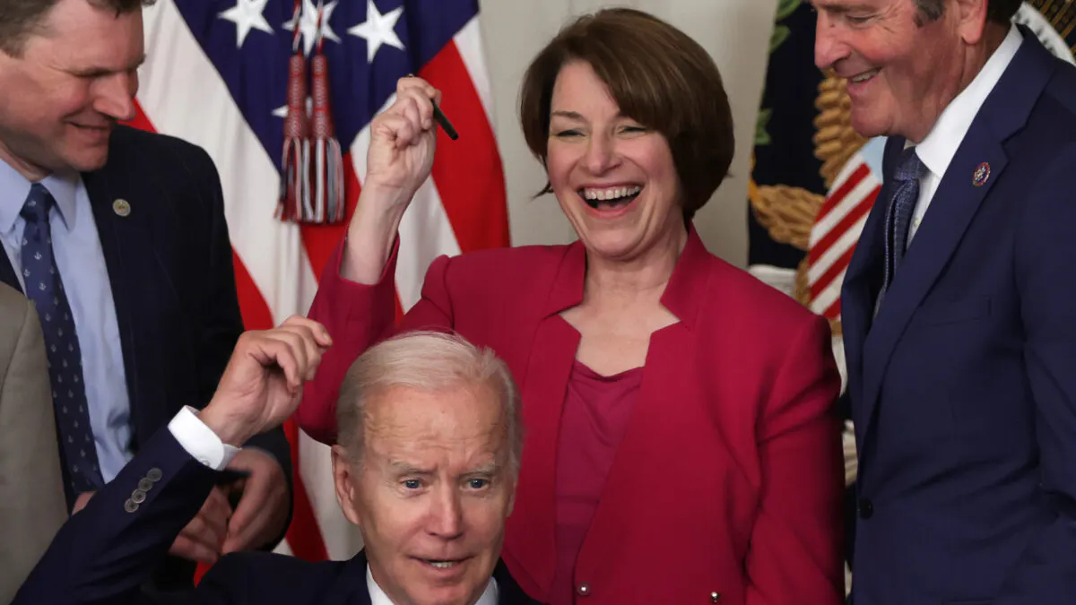 Dem Senators Play Defense After NYT Editorial On Biden’s Age