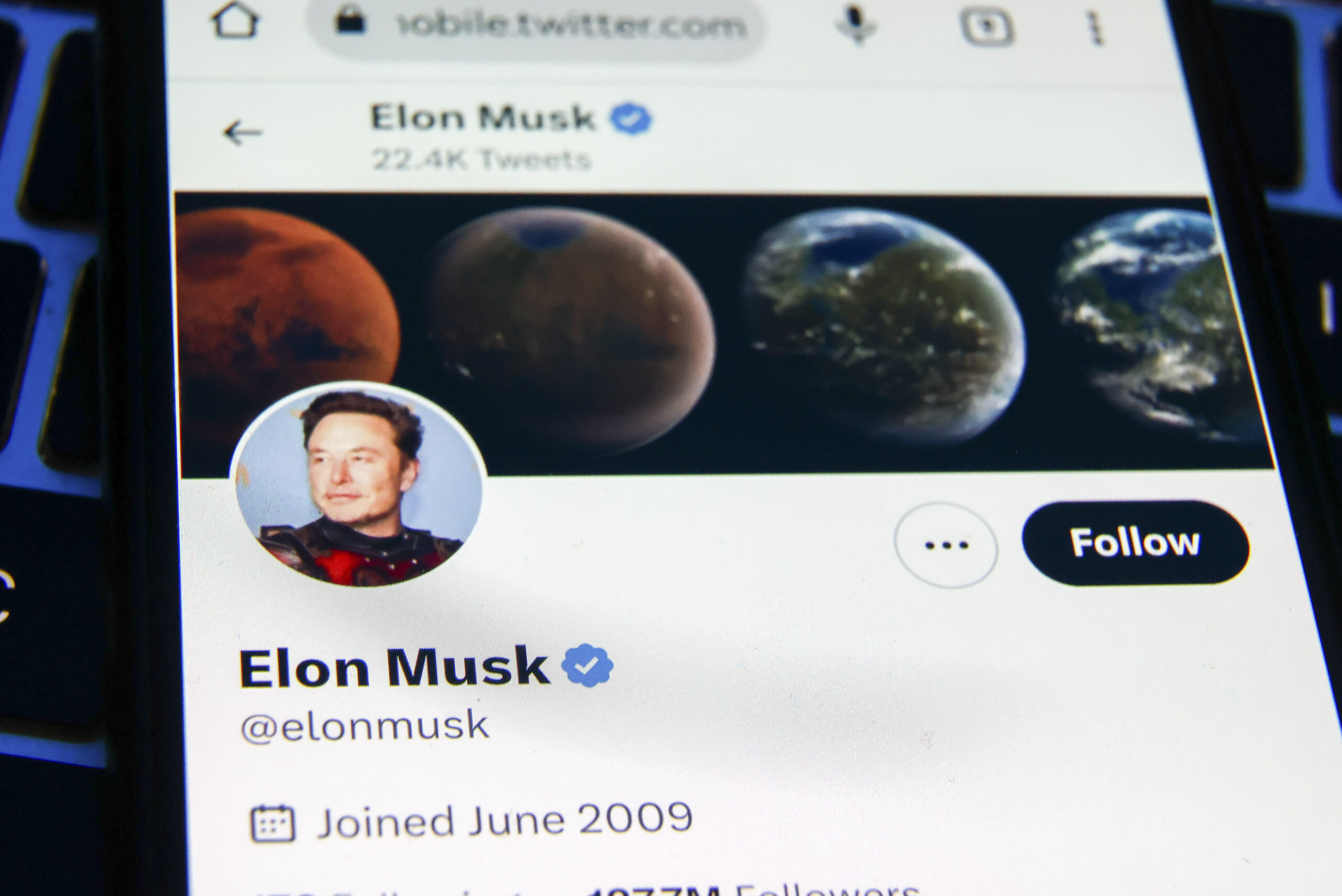 Elon Musk reveals that he is” personally” paying three celebrities to maintain their good looks on Twitter.