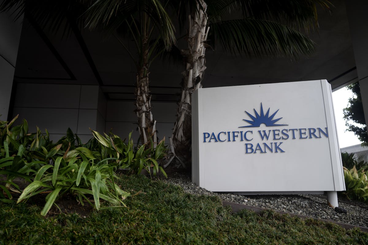 NextImg:Regional Bank Stock Plummets After Company Reveals Deposits Dropped Again 