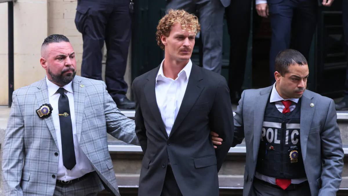 Donations Continue To Flood Defense Fund For Marine Vet Charged In Death Of Jordan Neely, Surpass $1M