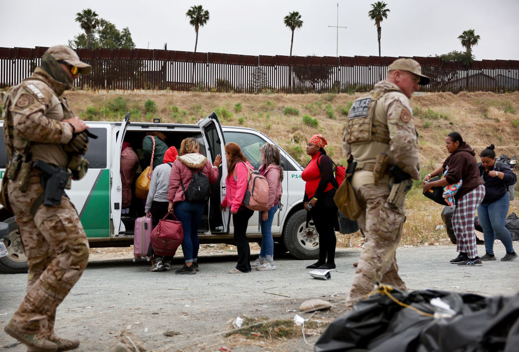 Border crossings will increase soon, says reporter Bill Melugin.