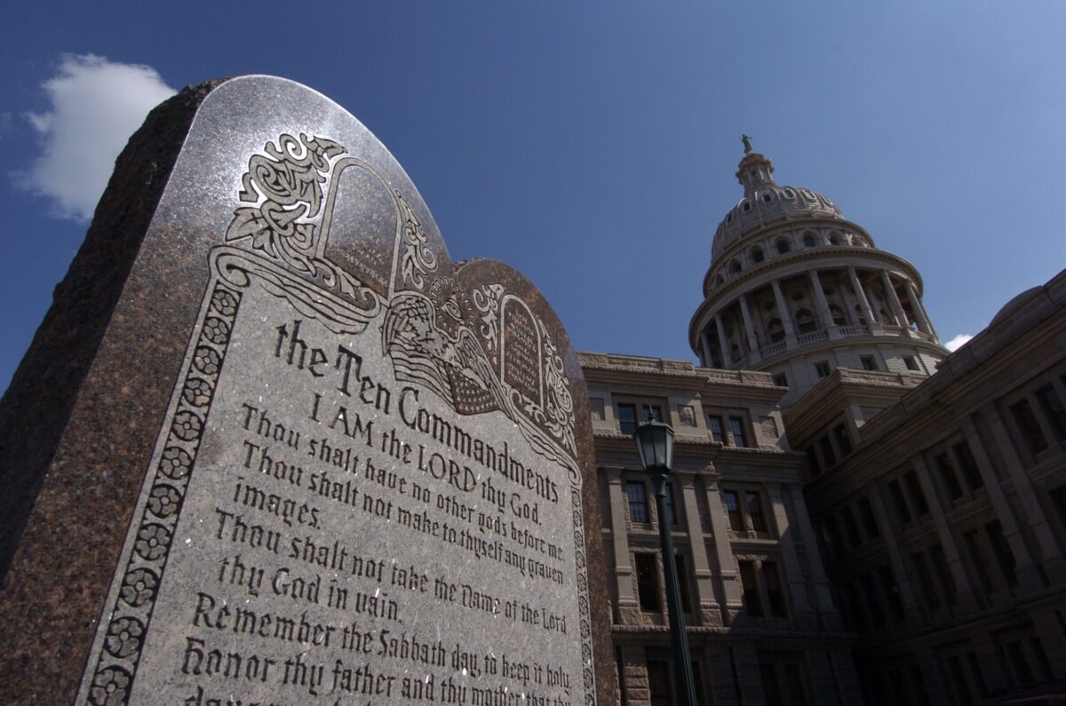 Texas school Ten Commandments display bill fails.