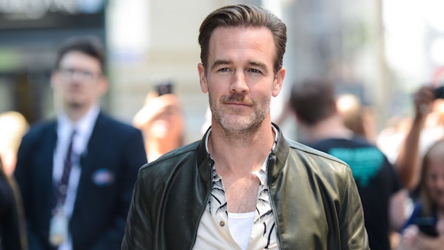 NEW YORK, NY - AUGUST 03: Actor James Van Der Beek leaves the "AOL Build" taping at the AOL Studios on August 03, 2017 in New York City.