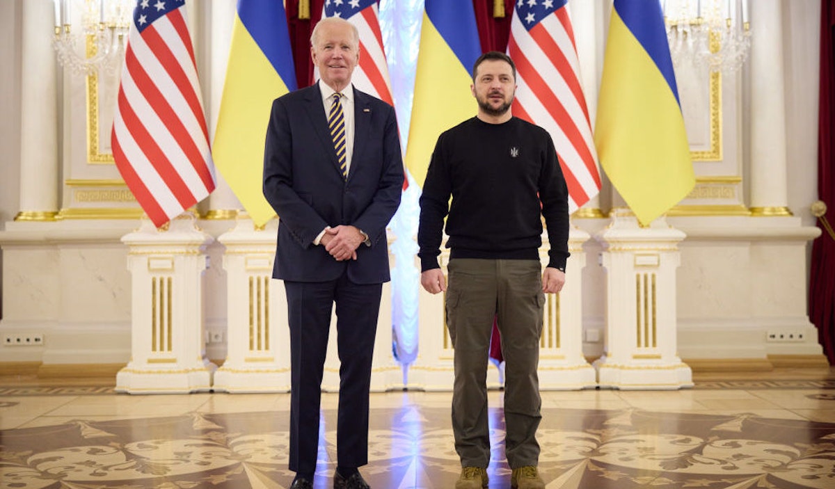 https://dw-wp-production.imgix.net/2023/05/Joe-Biden-Volodymyr-Zelensky.jpg?w=1200&h=800&ixlib=react-9.3.0