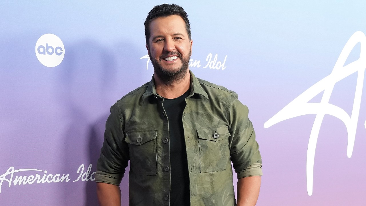 ‘American Idol’ judge Luke Bryan commends contestant for bravely sharing their faith.