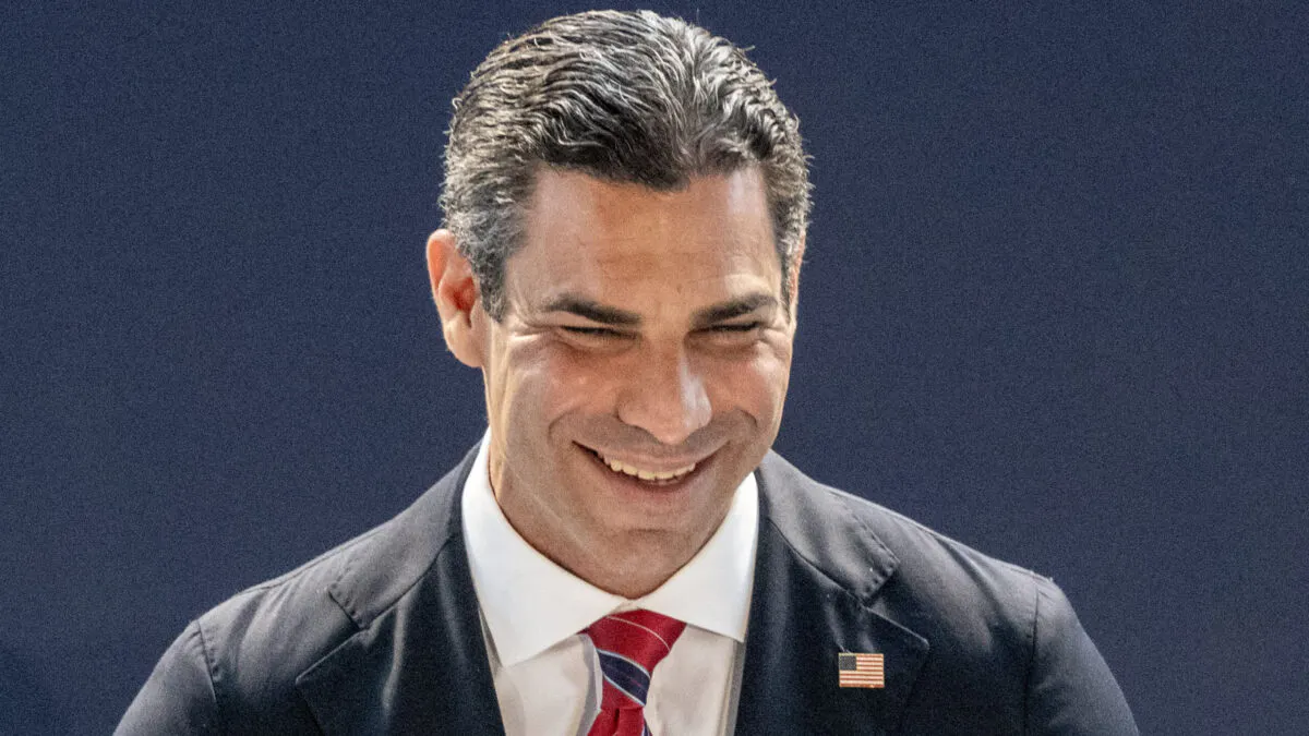 Francis Suarez Repeatedly Dodges Questions On Building The Border Wall