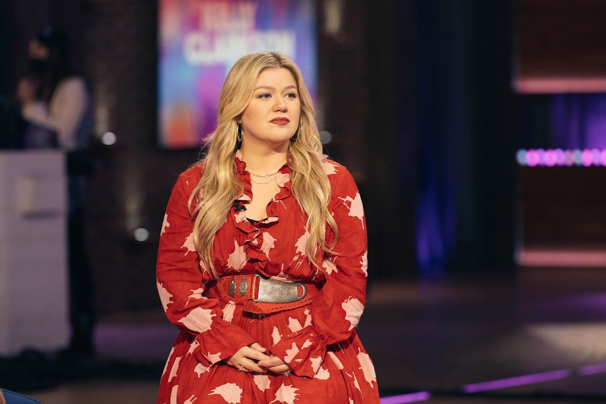 Kelly Clarkson Says ‘Ego’ Made Her Stay Married To ExHusband For So Long(01)