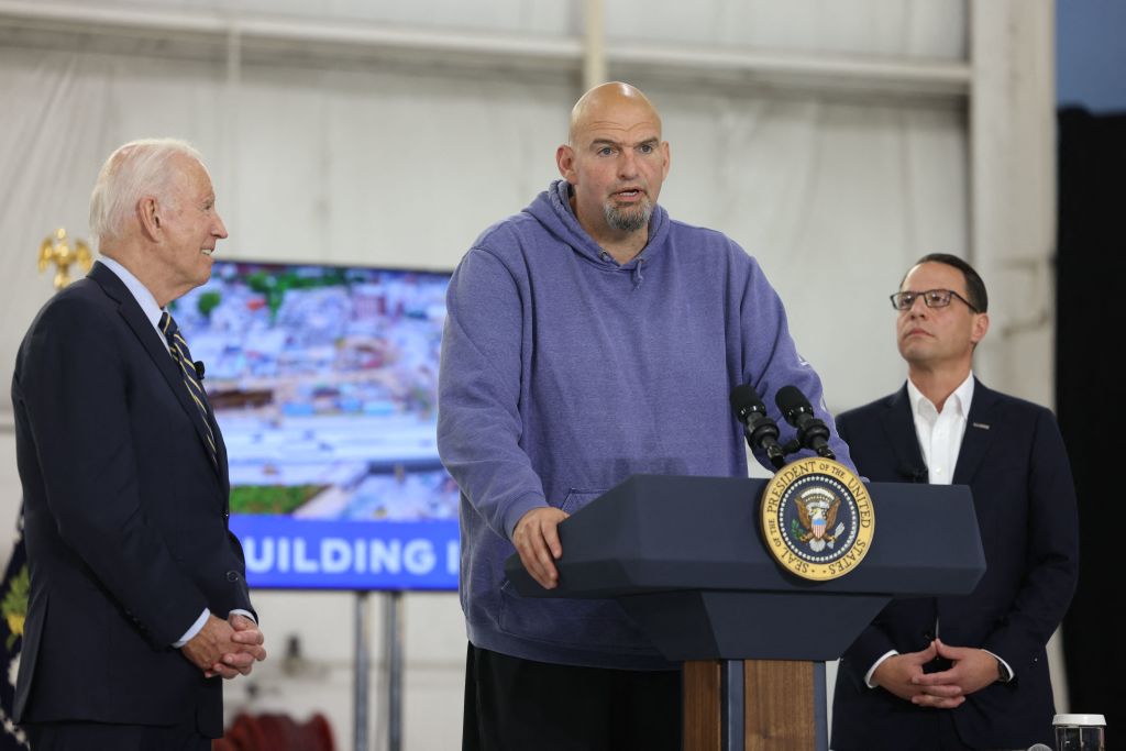 VIDEO: Fetterman Meets Biden in Casual Attire During PA Visit
