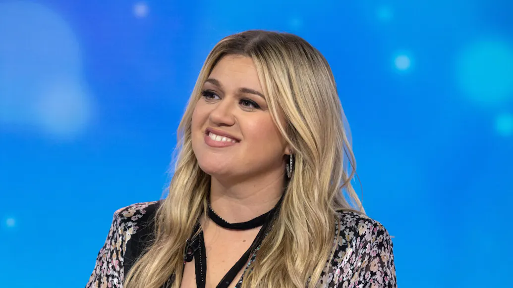 Kelly Clarkson Reportedly Returning To Show After Being MIA For A Week