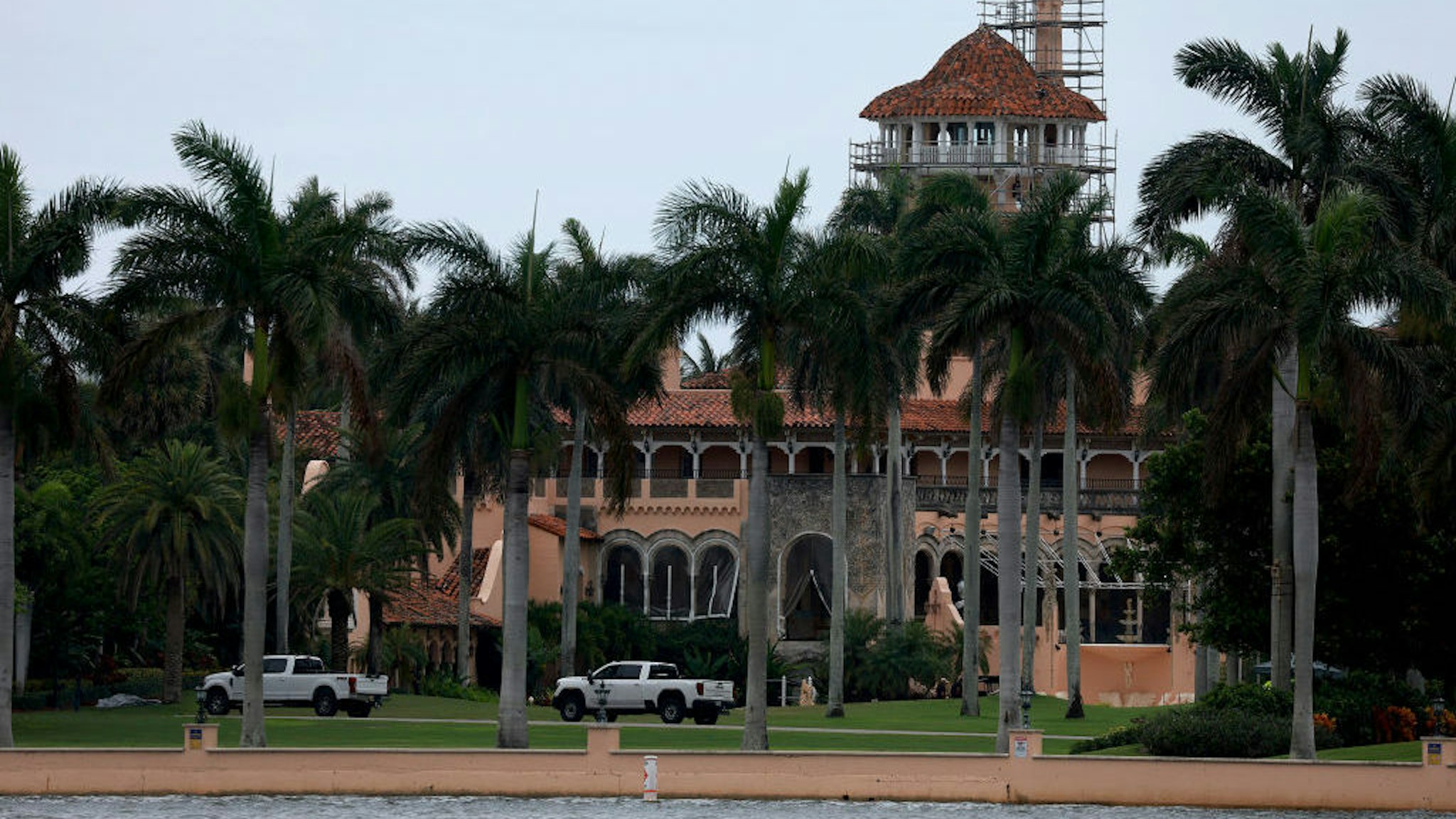PALM BEACH, FLORIDA - JUNE 08: Former U.S. President Donald Trump's Mar-a-Lago estate is seen on June 08, 2023 in Palm Beach, Florida. Reports indicate that the Department of Justice is preparing to ask a grand jury to indict former president Donald Trump for violating the Espionage Act and for obstruction of justice after documents, with some marked Top Secret, were seized when the FBI searched the estate. (Photo by Joe Raedle/Getty Images)