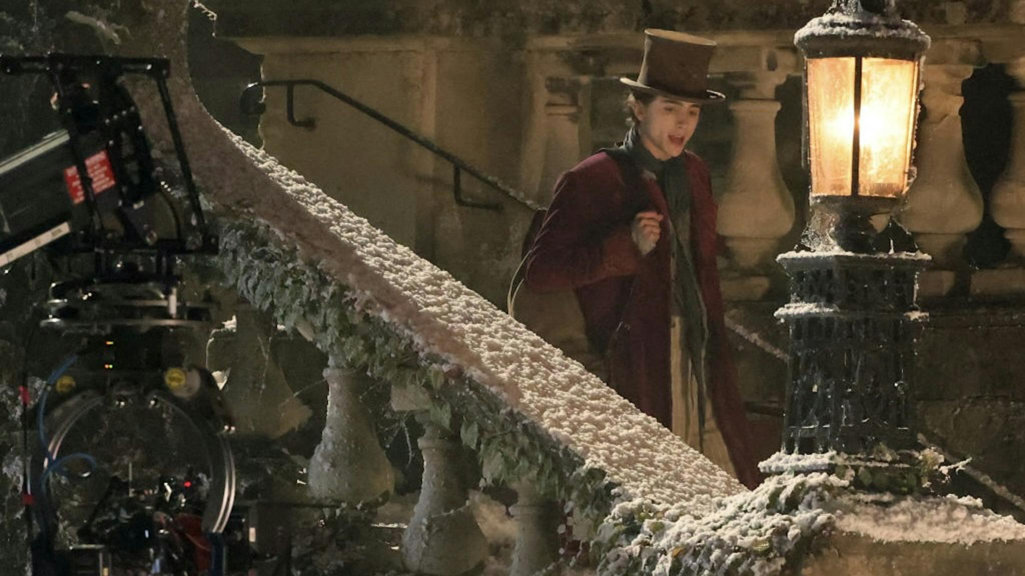 Wonka Filmset in Bath BATH, ENGLAND - OCTOBER 14: Timothée Chalamet seen filming the new Willy Wonka movie on October 14, 2021 in Bath, England.