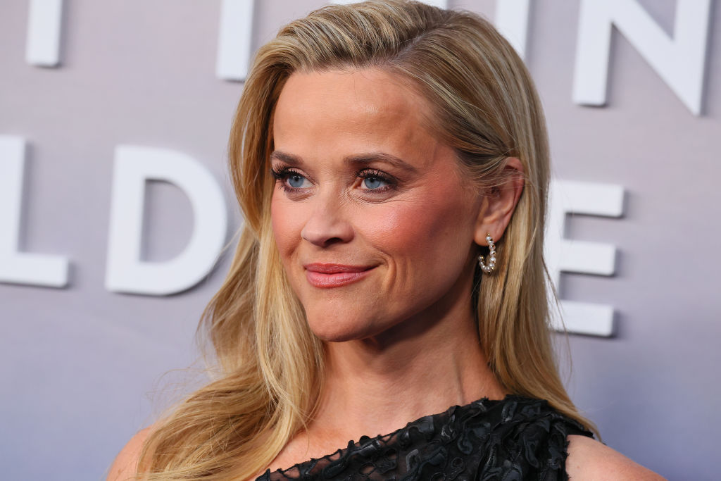 Reese Witherspoon filmed sex scene with Mark Wahlberg despite initial refusal.